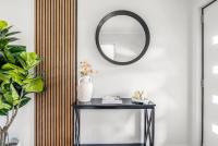 Stylish 4BR Family Escape with Deck & Views Near MONA - Chambres d’hôtes Austins Ferry