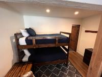 MSRC28 - Cozy Ski Condo - Walk to Canyon - Dog Friendly - B&B Mammoth Lakes