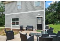 The Aloha House - Massage Chairs - 3 King Beds - Projector - B&B Athens