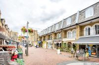 Stylish Ealing Broadway Apt - Steps to Metro & Workspace - B&B Barrio de Ealing
