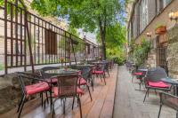 Art-Inspired, Designer Apartment - B&B Bratislava