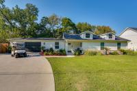 Private Hot Tub Luxe Gem 3 Mi to Lake Ray Roberts - B&B Pilot Point