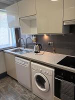 Deluxe One-Bedroom Apartment