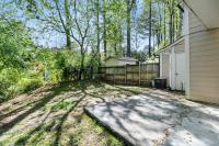 Stroll to Downtown Alpharetta AND Avalon Shops - B&B Alpharetta