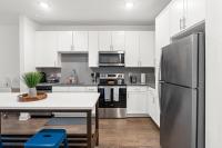 Trendy 1BR Apt with King Bed Pool Gym and Close to Beach - B&B Jacksonville