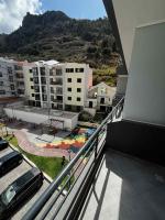 Island Heart- Family Retreat- Free parking garage - Chambres d'hôtes Ribeira Brava