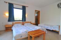Studio (2 Adults + 1 Child)