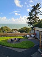 Puckaster Cove Garden Yurt - B&B Niton
