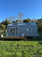Beautiful French-Designed Tiny Home-Te Mata Peak Views - B&B Havelock North