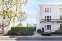 15 Pittville Lawn - By Luxury Apartments - Bed and Breakfast Cheltenham