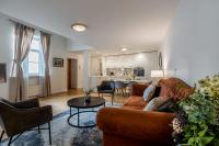 Domillion 3bdr Huge Town Hall Luxury Apt AC D3948 - Chambres d’hôtes Vilnius