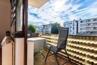 FeWocation Bremerhaven - Bright 1BR Apt with Balcony and Parking - B&B Bremerhaven