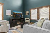 Sleeps 24/ 4 Kitchens / 4 Hot Tubs / 4 Firepits - Bed and Breakfast Slade