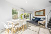 Leafy 3BR Kensington Escape with Park Views and Parking - B&B Melbourne
