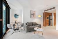 Sky Tower Elegance Balcony Gym Pool and CBD Access - B&B Brisbane