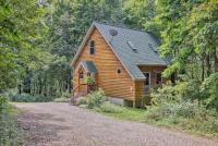 Cheerful Two Bdrm Cabin with Hot Tub & Pet Friendly - Chambres d'hôtes Lancaster