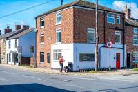 Hulley House by YourStays - Superb house near Hurdsfield Business Park, perfect for Astrazenica! - Chambres d'hôtes Macclesfield