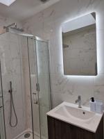 3 bed luxury new house walk to beach shops bars - B&B Southbourne