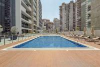 Azizi Riviera Gateway - Highest Floor Superior Apartment - Bed and Breakfast Dubai