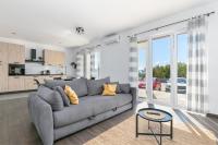 Appartamento con 2 Camere da Letto, Terrazza e Vista Mare