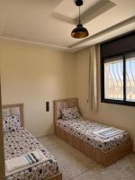 Cozy Bright Family Apartment Near City Center - Chambres d'hôtes Tagadirt