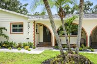 Luxury Oasis Retreat Pickleball Pool Spa Billiard Gaming - B&B Tampa