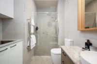 Bowen Townhouse - Art House Townhouses - Chambres d'hôtes Bright