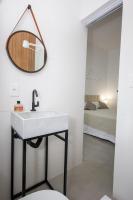 STUDIO - Rua da Passagem - 450m do Metrô Botafogo - Excelente Localização - Bares, Restaurantes e 2 Grandes Shoppings - Portaria 24h - Wi Fi - TV Claro e Streams - Chambres d'hôtes Rio de Janeiro
