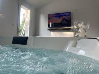 Private Spa and Garden 10 min from Mont St-Michel - B&B Pontorson