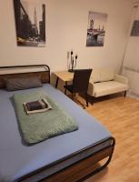 Kleines Appartement mit Terasse - B&B Karlsruhe