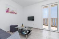 Appartamento con 1 Camera da Letto, Balcone e Vista Mare