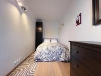 Apartment with Lake View