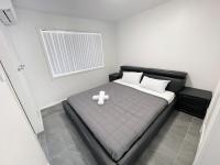 Sunrise Lodge Apt 4 - Cozy 1BR - Poolside Escape - B&B Gold Coast