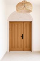 Family Villa, Sleeps up to 9 in JVT and Large garden - B&B Dubai