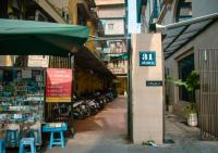 Hanoian Old Style Apt Free Parking Old Quarter - B&B Hanoi