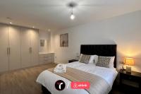Spacious 4 Bedroom House for 8 Guests Ideal for Families and Contractors, WIFI and Free Parking - Chambres d'hôtes Aldershot
