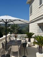 Ellara Residence Apartment with a fantastic view - B&B Žrnovo