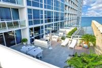 Sea Sky Terrace - Beachfront Oasis at The Carillon - B&B Miami Beach