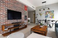Arthouse Royale - 2BR with Burj Khalifa Views, Swimming Pool & Gym - Ferienwohnung Dubai