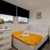 Two Bedroom by Brookland Stays Serviced Accommodation Short Lets Leeds with Free WiFi - B&B Yeadon