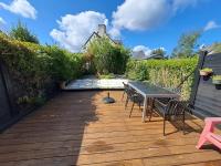 Maison avec Terrasse et Jardin, Près de la Plage - B&B Dinard