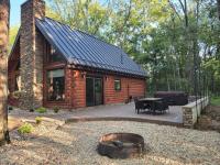 WildWood Cabin - Bed and Breakfast Gambier
