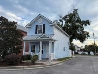 Cheerful 3-br cottage with pool, 2 blocks to beach, free parking - B&B Myrtle Beach
