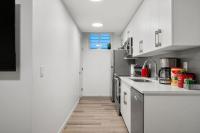 Private Basement Magnolia Retreat Family Friendly Suite near Seton and Lake - B&B Calgary