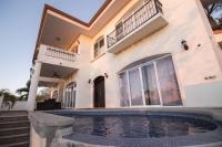 Casa De Gigi 3br Walk To Beach Homepet Friendly - Bed and Breakfast Playa Hermosa