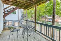 Lake Desoto Townhome w/ Private Dock! - Bed and Breakfast Hot Springs