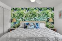 Newly Renovated 2 Bed with Beach Supplies, Trailer Space, Walk to Beach - B&B Cortez