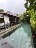 Badra House Hibiscus - Bed and Breakfast Ubud