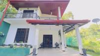 Hill Top Villa Kandy - B&B Ambatenna