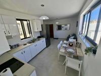 Bright Coastal Penthouse with Huge Terrace Overlooking the Sea- Ghadira Mellieha - B&B Is-Sellum